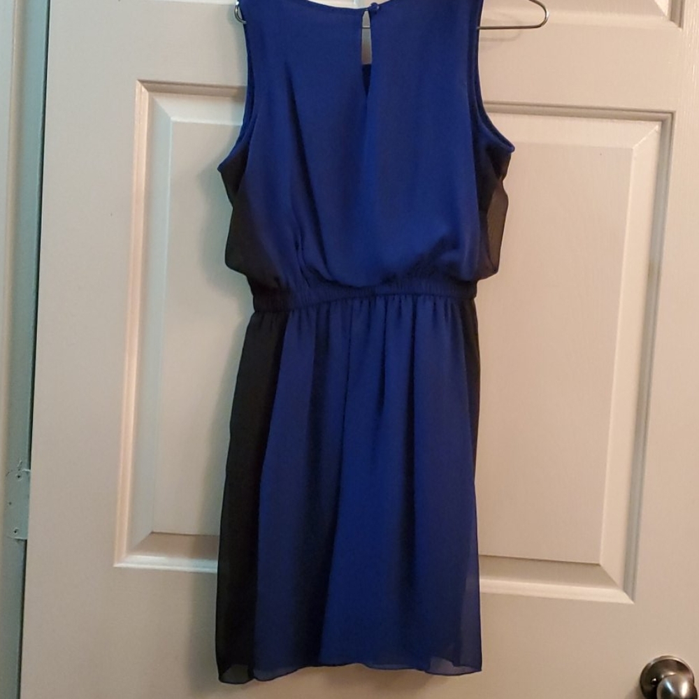 Dress - Picture 4 of 4